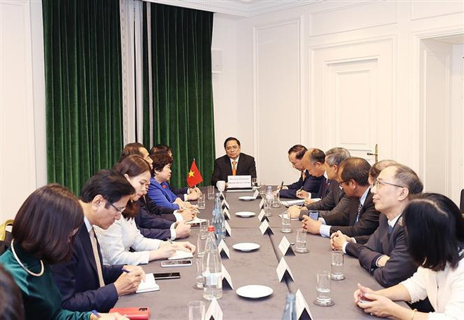 Le PM Pham Minh Chinh rencontre des médecins et experts médicaux franco-vietnamiens ảnh 2 Le PM Pham Minh Chinh rencontre des médecins et experts médicaux franco-vietnamiens ảnh 2