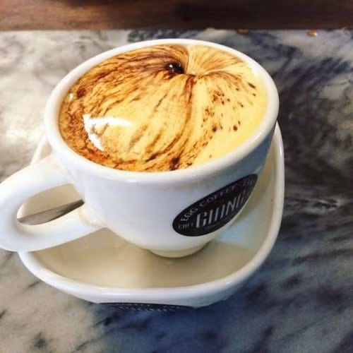 Café à l’œuf, une boisson spéciale de Hanoï ảnh 1