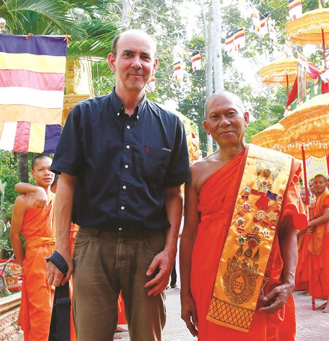 "Vietnam - Pagodes", la narration photographique d’un journaliste français ảnh 3