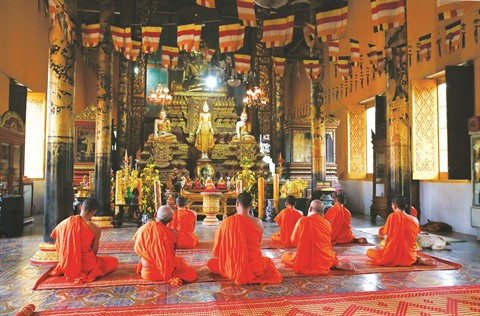 "Vietnam - Pagodes", la narration photographique d’un journaliste français ảnh 1