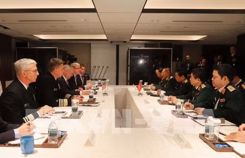 Défense : rencontre Vietnam - Etats-Unis à Singapour ảnh 1 Défense : rencontre Vietnam - Etats-Unis à Singapour ảnh 1