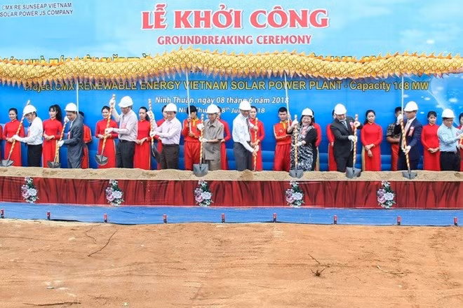 La plus grande centrale solaire du Vietnam construite à Ninh Thuan ảnh 1