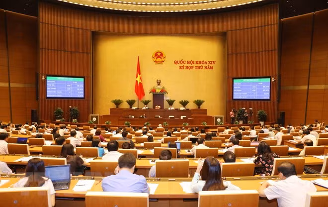 AN : adoption du projet de loi sur la défense (amendée) ảnh 1