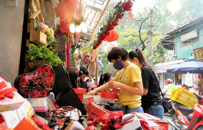 Ho Chi Minh-Ville: Marché tranquille du jour de la Saint-Valentin ảnh 1 Ho Chi Minh-Ville: Marché tranquille du jour de la Saint-Valentin ảnh 1