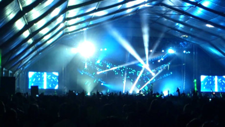 La musique latino-américaine fait valser les têtes le temps d'une soirée à Hanoï ảnh 1