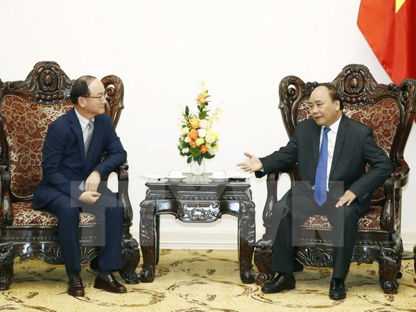 Le PM Nguyên Xuân Phuc reçoit le chef de Samsung Vietnam ảnh 1 Le PM Nguyên Xuân Phuc reçoit le chef de Samsung Vietnam ảnh 1