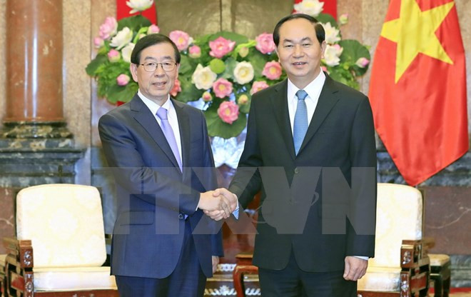 Des dirigeants vietnamiens reçoivent l’envoyé spécial du président sud-coréen ảnh 2 Des dirigeants vietnamiens reçoivent l’envoyé spécial du président sud-coréen ảnh 2
