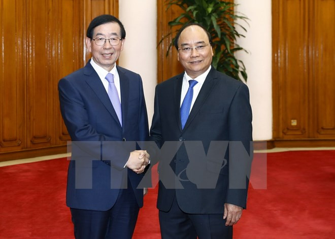 Des dirigeants vietnamiens reçoivent l’envoyé spécial du président sud-coréen ảnh 3 Des dirigeants vietnamiens reçoivent l’envoyé spécial du président sud-coréen ảnh 3