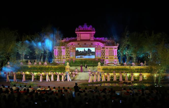 L’artisanat vietnamien en fête dans l’ancienne capitale de Huê ảnh 1 L’artisanat vietnamien en fête dans l’ancienne capitale de Huê ảnh 1