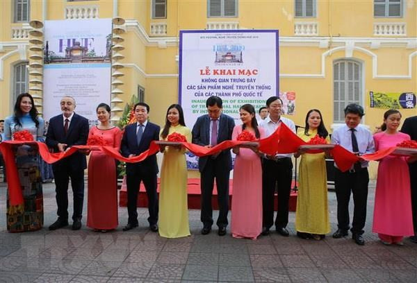 Ouverture du Festival des métiers traditionnels de Huê 2019 ảnh 1