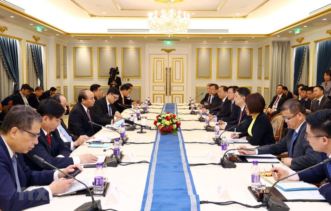 Le PM Nguyên Xuân Phuc dialogue avec de grandes entreprises chinoises ảnh 1 Le PM Nguyên Xuân Phuc dialogue avec de grandes entreprises chinoises ảnh 1