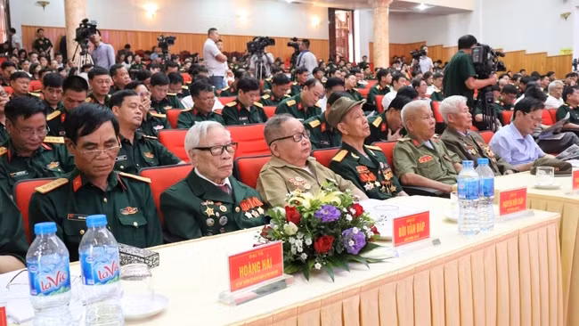 La victoire de Diên Biên Phu revisitée 65 ans après ảnh 2