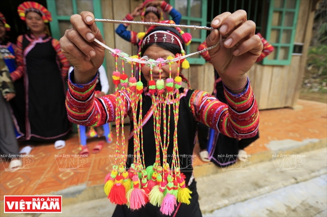 Le superbe turban féminin de l’ethnie La Hu ảnh 5