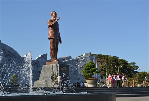 Cinq œuvres extraordinaires pour honorer le Président Hô Chi Minh ảnh 6 Cinq œuvres extraordinaires pour honorer le Président Hô Chi Minh ảnh 6