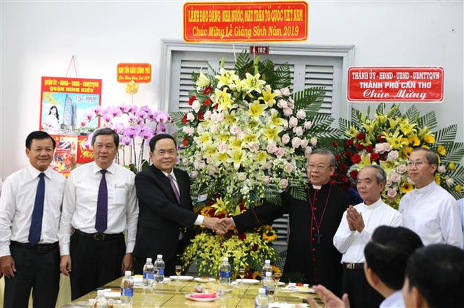Le président du CC du FPV formule ses vœux de Noël aux catholiques à Can Tho ảnh 1 Le président du CC du FPV formule ses vœux de Noël aux catholiques à Can Tho ảnh 1