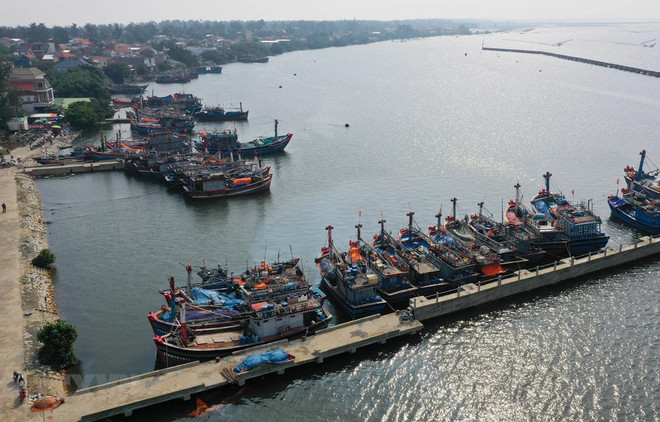 Le Vietnam se prépare à l’arrivée du typhon Phanfone ảnh 1 Le Vietnam se prépare à l’arrivée du typhon Phanfone ảnh 1