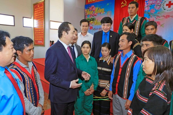 Têt : le président Trân Dai Quang rend visite à des cadres, soldats et habitants de Gia Lai ảnh 2 Têt : le président Trân Dai Quang rend visite à des cadres, soldats et habitants de Gia Lai ảnh 2
