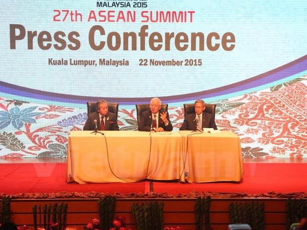 Le 27e Sommet de l'ASEAN se clôture avec succès ảnh 1 Le 27e Sommet de l'ASEAN se clôture avec succès ảnh 1