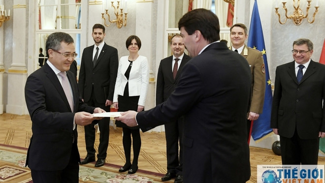 L'ambassadeur du Vietnam en Hongrie présente ses lettres de créance ảnh 1 L'ambassadeur du Vietnam en Hongrie présente ses lettres de créance ảnh 1