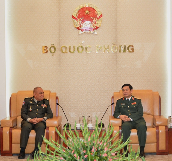 Armée : Le Vietnam et le Cambodge coopèrent dans la formation des ressources humaines ảnh 1 Armée : Le Vietnam et le Cambodge coopèrent dans la formation des ressources humaines ảnh 1