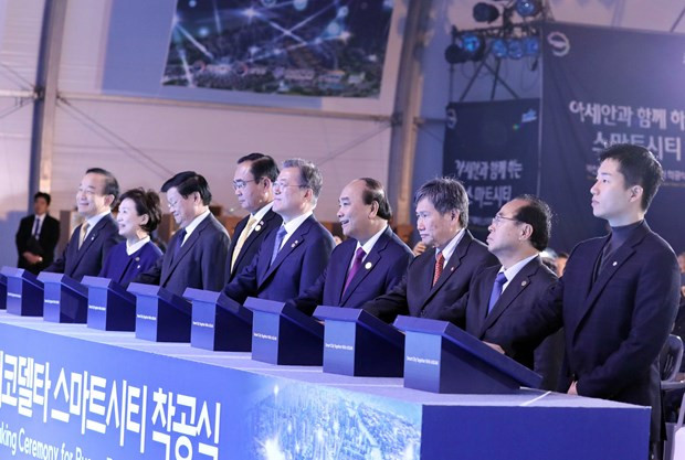 Le Premier ministre assiste à la cérémonie de mise en chantier de la ville intelligente à Busan ảnh 1 Le Premier ministre assiste à la cérémonie de mise en chantier de la ville intelligente à Busan ảnh 1