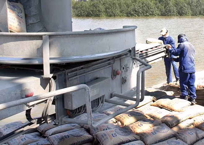 Les exportations nationales de ciment et clinker dépassent le milliard de dollars en 10 mois ảnh 1