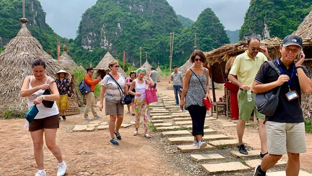 Ninh Binh: le tourisme dans les cavernes au cœur du patrimoine mondial ảnh 4 Ninh Binh: le tourisme dans les cavernes au cœur du patrimoine mondial ảnh 4