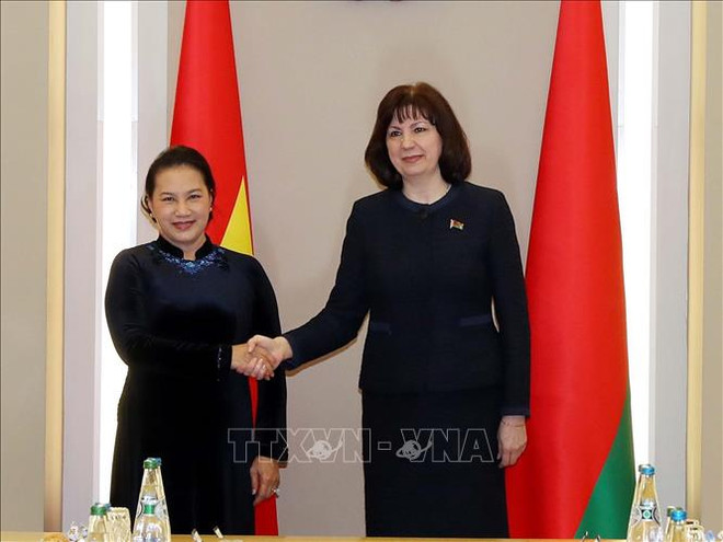 La présidente de l'AN Nguyen Thi Kim Ngan s'entretient avec la présidente du Sénat de la Biélorussie ảnh 1 La présidente de l'AN Nguyen Thi Kim Ngan s'entretient avec la présidente du Sénat de la Biélorussie ảnh 1