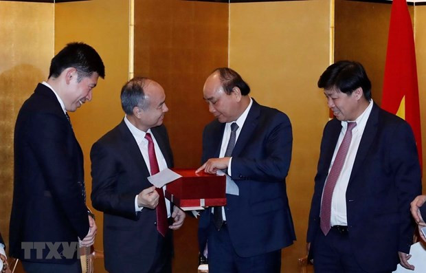 Le PM se félicite de l'expansion de l'investissement de SoftBank au Vietnam ảnh 1 Le PM se félicite de l'expansion de l'investissement de SoftBank au Vietnam ảnh 1