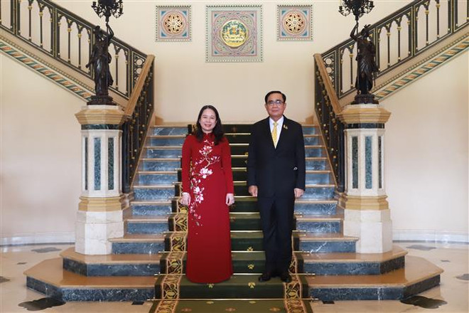 La vice-présidente Vo Thi Anh Xuan rencontre le Premier ministre thaïlandais ảnh 1 La vice-présidente Vo Thi Anh Xuan rencontre le Premier ministre thaïlandais ảnh 1