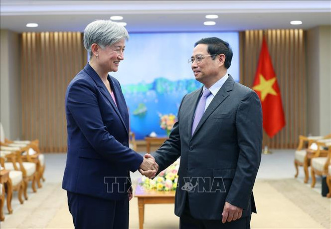 Le Premier ministre Pham Minh Chinh reçoit la ministre australienne des Affaires étrangères ảnh 1