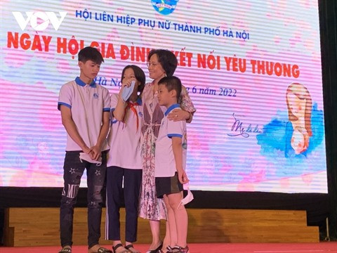 Hanoï : Les mamans adoptives et leurs liens affectifs avec les orphelins ảnh 1 Hanoï : Les mamans adoptives et leurs liens affectifs avec les orphelins ảnh 1