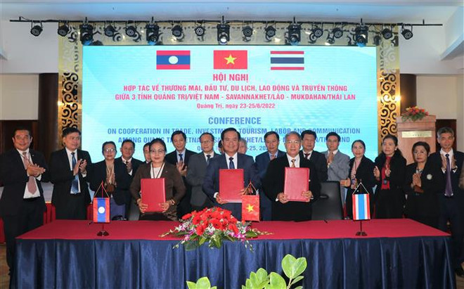 Intensification de la coopération entre Quang Tri et des localités lao et thaïlandaise ảnh 1 Intensification de la coopération entre Quang Tri et des localités lao et thaïlandaise ảnh 1