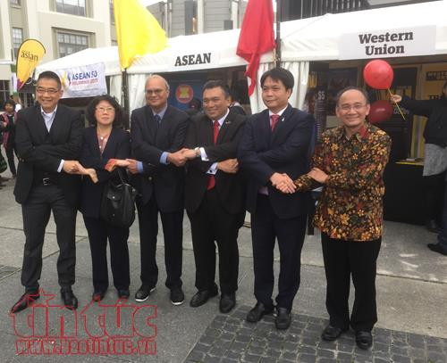 Le Vietnam participe à la Foire nocturne ASEAN-Asie du Sud-Est en Nouvelle-Zélande ảnh 1 Le Vietnam participe à la Foire nocturne ASEAN-Asie du Sud-Est en Nouvelle-Zélande ảnh 1