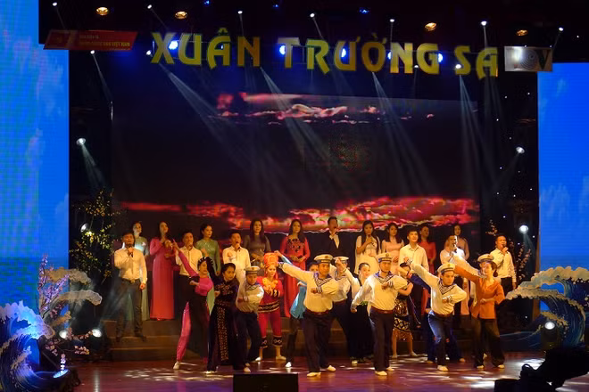 Programme artistique «Printemps à Truong Sa 2020» à Hanoi ảnh 1 Programme artistique «Printemps à Truong Sa 2020» à Hanoi ảnh 1