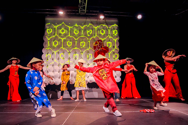 Light up: Promotion de la culture vietnamienne en France ảnh 2 Light up: Promotion de la culture vietnamienne en France ảnh 2