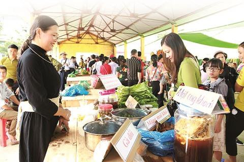Immersion culturelle à la foire de Hà Lâu ảnh 1