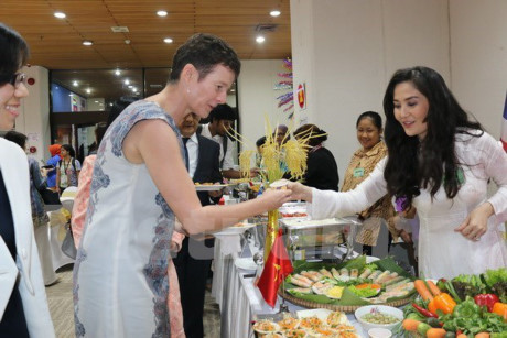 La foire gastronomique de l’ASEAN à Vientiane ảnh 1 La foire gastronomique de l’ASEAN à Vientiane ảnh 1