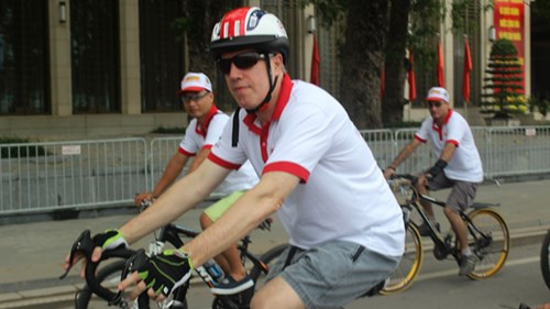 Une promenade à vélo pour les amis internationaux ảnh 1 Une promenade à vélo pour les amis internationaux ảnh 1