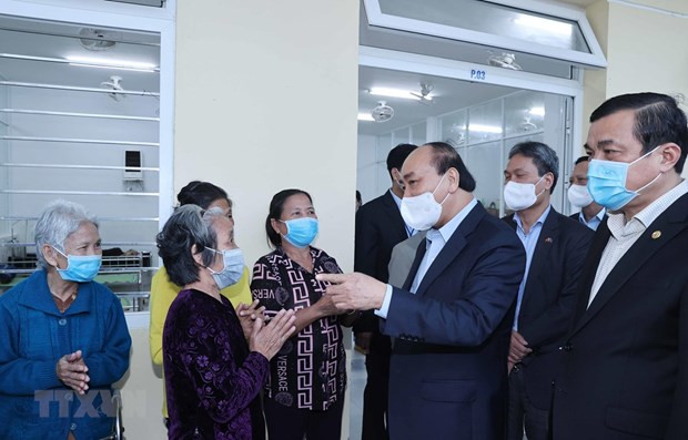 Le PM présente des cadeaux de Tet au centre de patronage social de Quang Nam ảnh 1 Le PM présente des cadeaux de Tet au centre de patronage social de Quang Nam ảnh 1