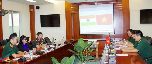 Des diplomates indiens en visite à l’Université des télécommunications ảnh 1 Des diplomates indiens en visite à l’Université des télécommunications ảnh 1