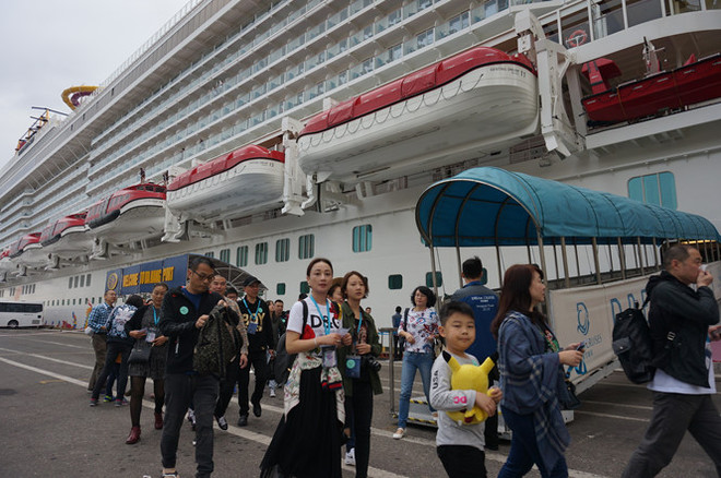 Quelque 4.600 croisiéristes étrangers débarquent au Vietnam en trois jours ảnh 1 Quelque 4.600 croisiéristes étrangers débarquent au Vietnam en trois jours ảnh 1