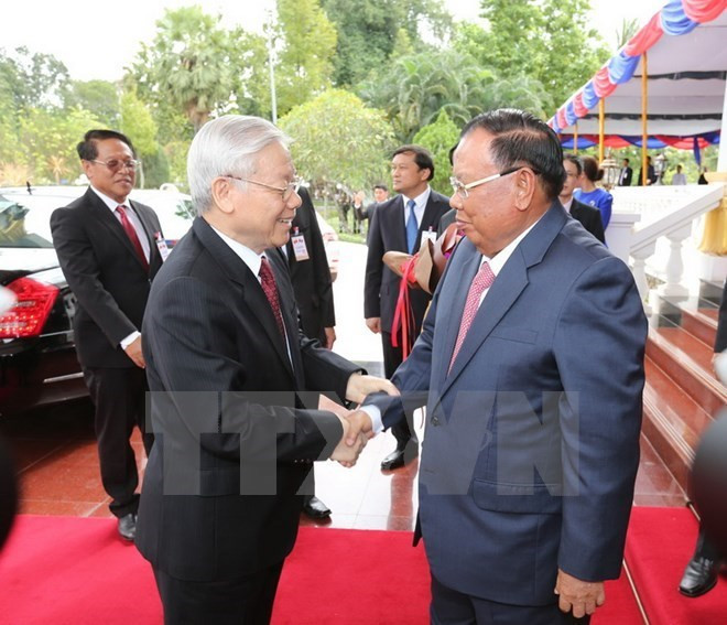 La visite du SG Nguyên Phu Trong à la Une de la presse laotienne ảnh 1 La visite du SG Nguyên Phu Trong à la Une de la presse laotienne ảnh 1