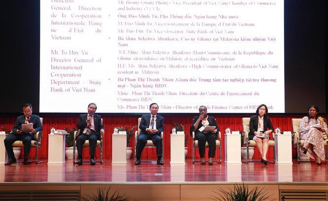 Amélioration de la coopération commerciale avec le Moyen-Orient et l’Afrique ảnh 1 Amélioration de la coopération commerciale avec le Moyen-Orient et l’Afrique ảnh 1