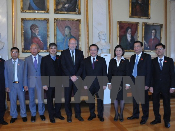 Le parlement norvégien soutient le développement des liens avec le Vietnam ảnh 1 Le parlement norvégien soutient le développement des liens avec le Vietnam ảnh 1
