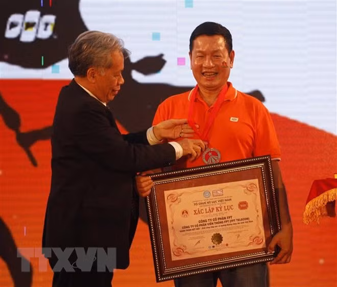 Le programme “Itinéraire de connexion” de FPT obtient un record national ảnh 1