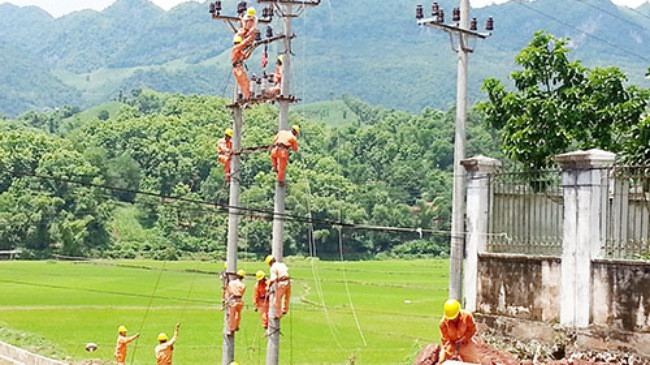 Son La : six villages supplémentaires raccordés au réseau électrique ảnh 1