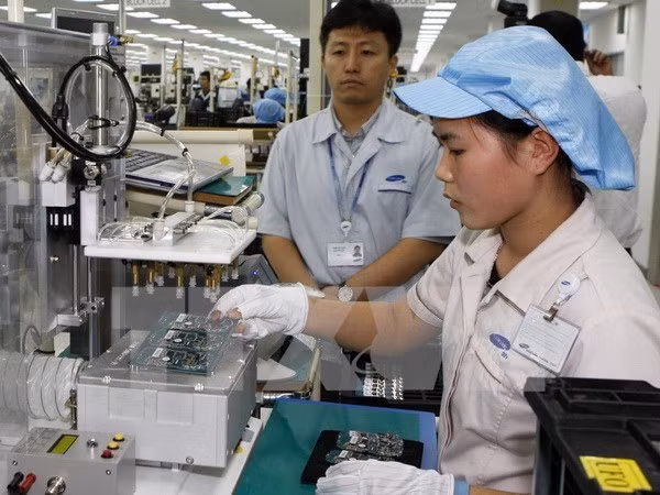 Les exportations nationales en hausse de 9% depuis début 2015 ảnh 1