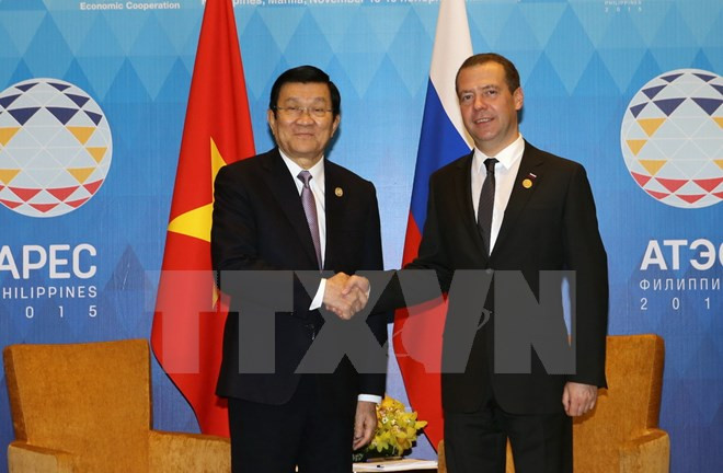 Le président du Vietnam rencontre le PM russe à Manille ảnh 1 Le président du Vietnam rencontre le PM russe à Manille ảnh 1