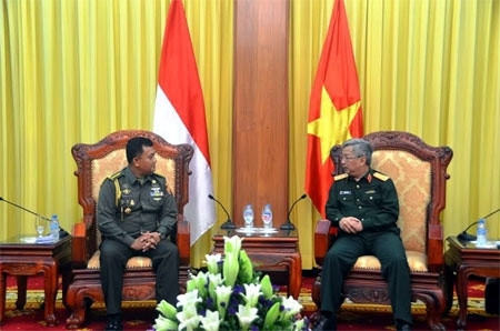 Le général Nguyen Chi Vinh reçoit un attaché militaire indonésien ảnh 1 Le général Nguyen Chi Vinh reçoit un attaché militaire indonésien ảnh 1